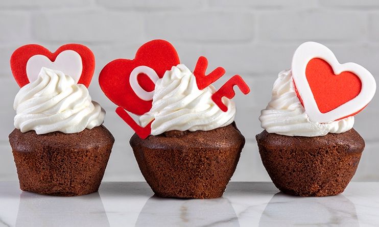 Άγιος Βαλεντίνος: Σοκολατένια cupcakes με κομμάτια σοκολάτας