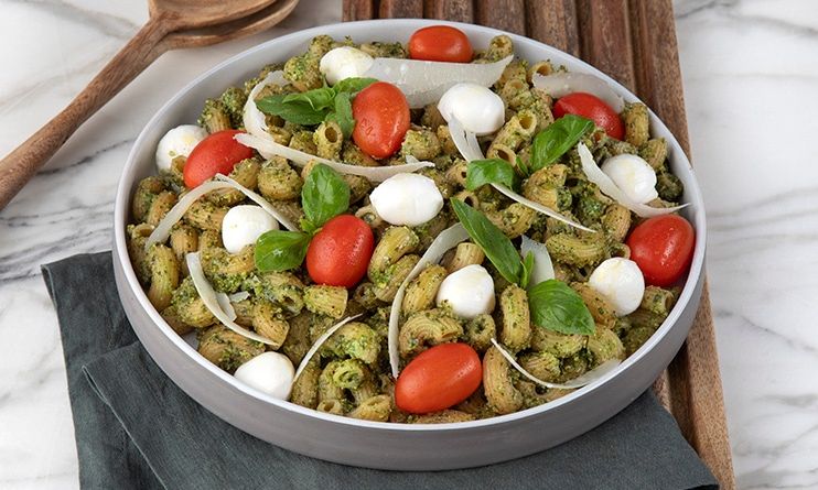 Σαλάτα ζυμαρικών με πέστο από φιστίκι Αιγίνης