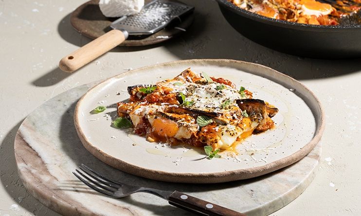 Θέλετε μια καλοκαιρινή συνταγή; Φτιάξτε καγιανά με μελιτζάνα και φέτα