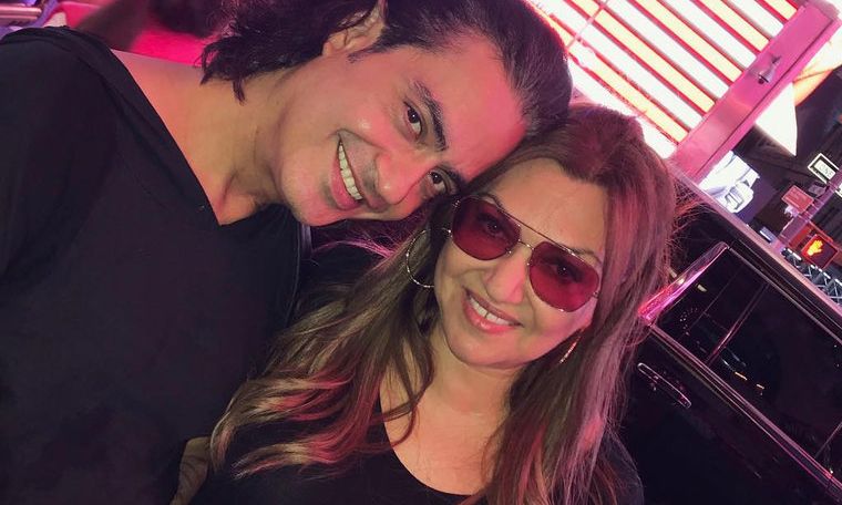 Ο κούκλος γιος του Διονύση Σχοινά και της Καίτης Γαρμπή έγινε 19 ετών!