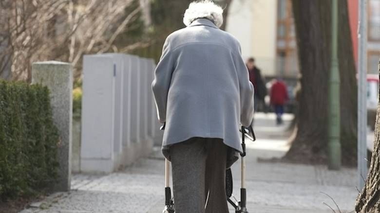 Υπέργηρη με «Π» χτυπήθηκε από τρένο και... ζει και βασιλεύει