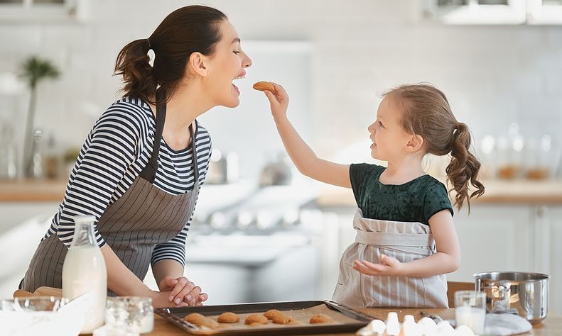 Τρεις συνταγές για μπισκότα που μπορείτε να φτιάξετε με τα παιδιά