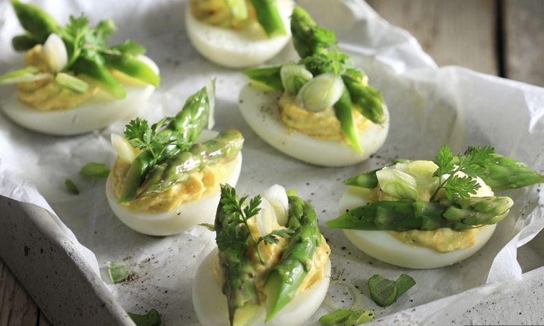 Γεμιστά αβγά με σπαράγγια - Ένα γρήγορο και εύκολο ορεκτικό