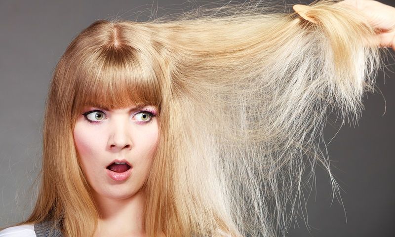 Ψαλίδα στα μαλλιά: Καθημερινά tips για να την αποφύγετε