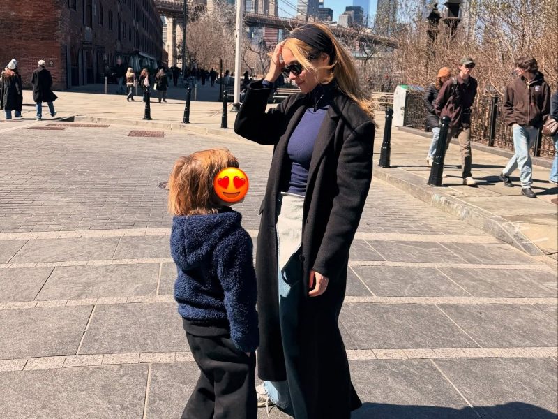 «Μετράτε κι εσείς την πατούσα του παιδιού σας;» – Η τρυφερή ανάρτηση της Δούκισσας Νομικού