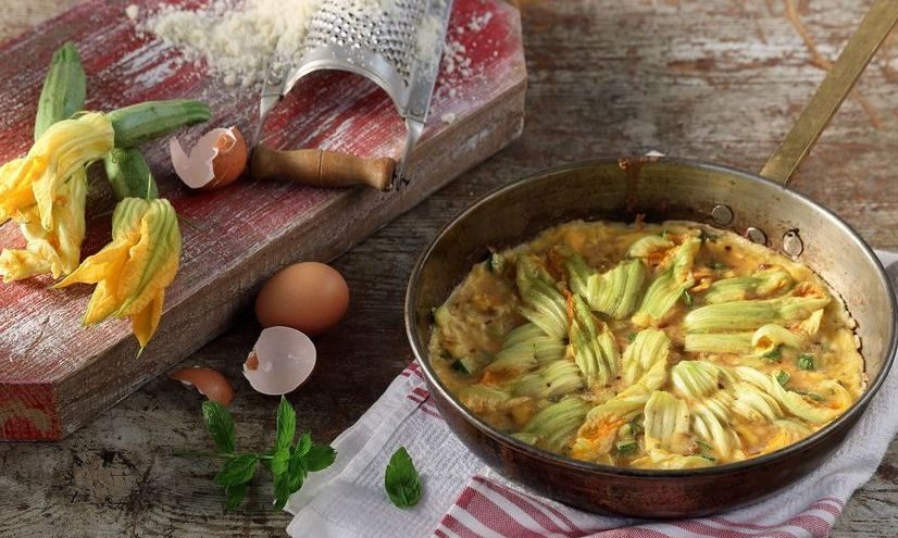 Φριτάτα με κολοκυθάκια και κολοκυθολούλουδα - Δοκιμάστε την