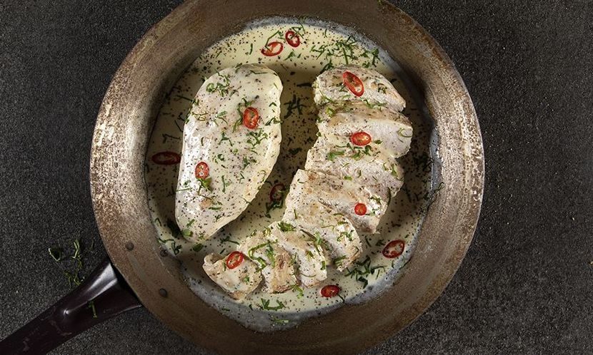 Εύκολη συνταγή για κοτόπουλο αλά κρεμ με 4 υλικά από τον Άκη