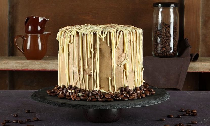 Σπιτική τούρτα με λευκή σοκολάτα και μόκα για τα γενέθλιά σας