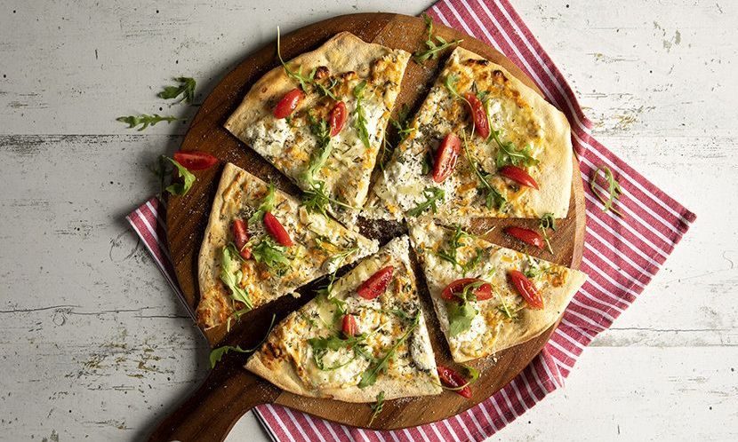 Πίτσα με 4 τυριά - Θα γίνει η αγαπημένη των παιδιών σας