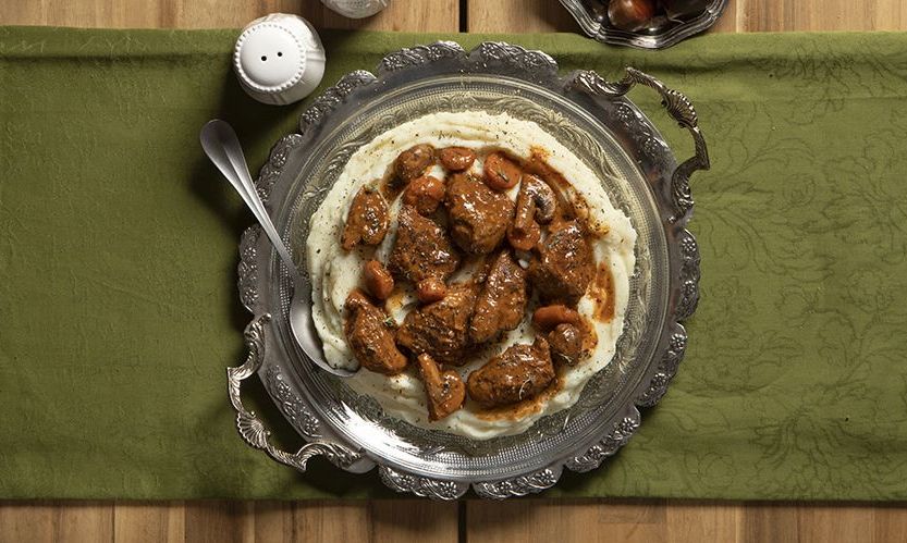 Χριστουγεννιάτικη συνταγή: Μοσχαράκι μπουργκινιόν με κάστανα