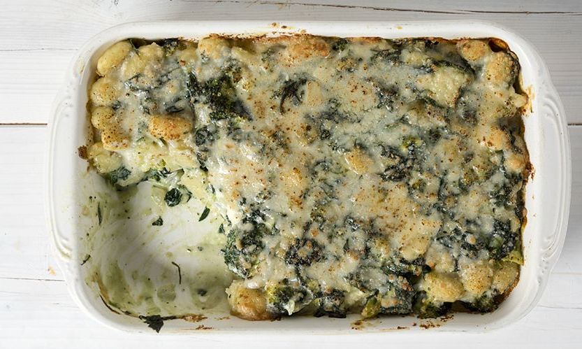 Νιόκι ογκρατέν με μπρόκολο και σπανάκι