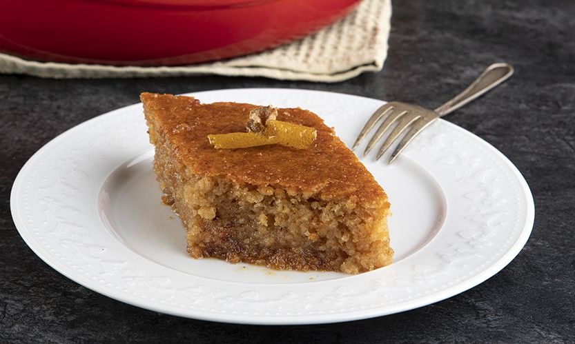 Η απόλυτη συνταγή για το περιζήτητο σιροπιαστό κέικ καραμέλας