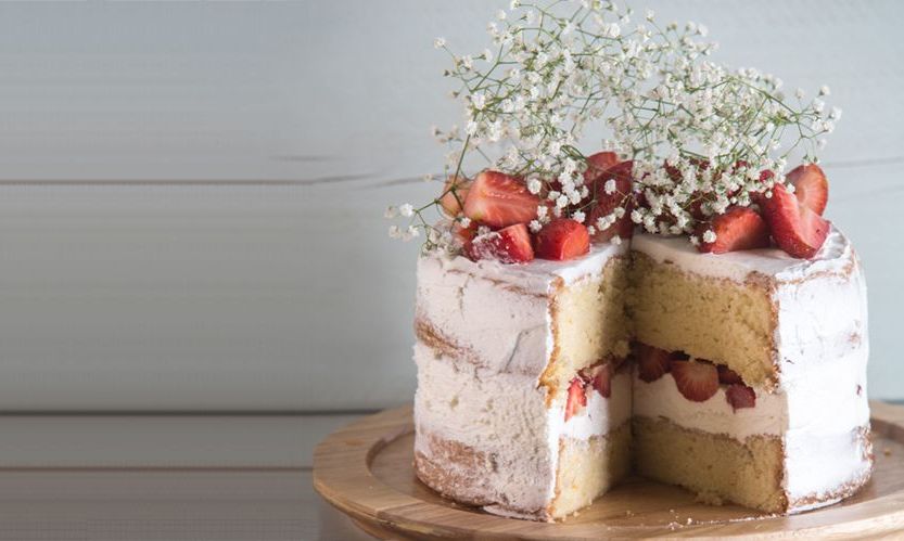 Γιορτή της Μητέρας: Φτιάξτε με τα παιδιά μια γευστική τούρτα με φράουλες και μασκαρπόνε