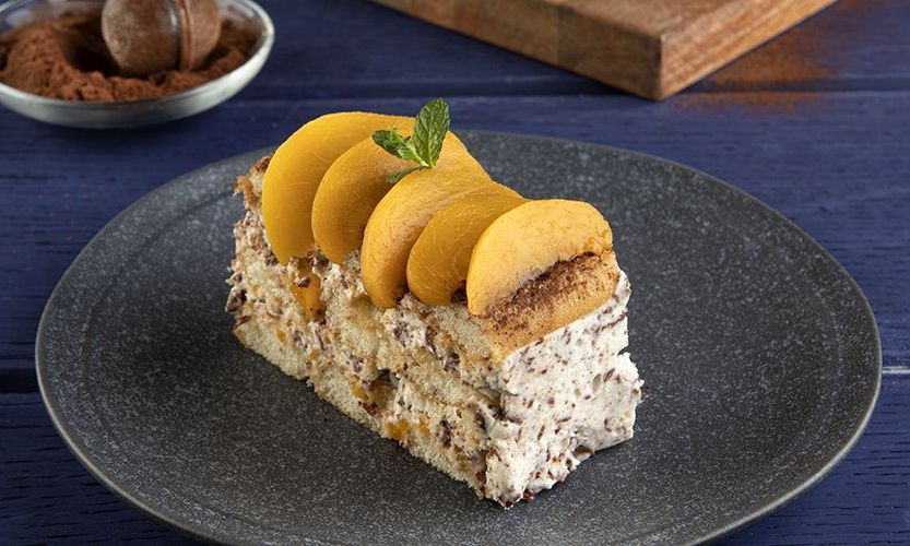 Δροσερό γλυκό ψυγείου με σαβαγιάρ και σοκολάτα