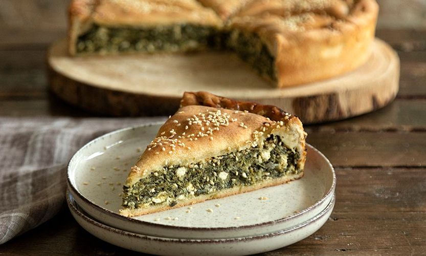 Τραγανή σπανακόπιτα με σπιτικό φύλλο