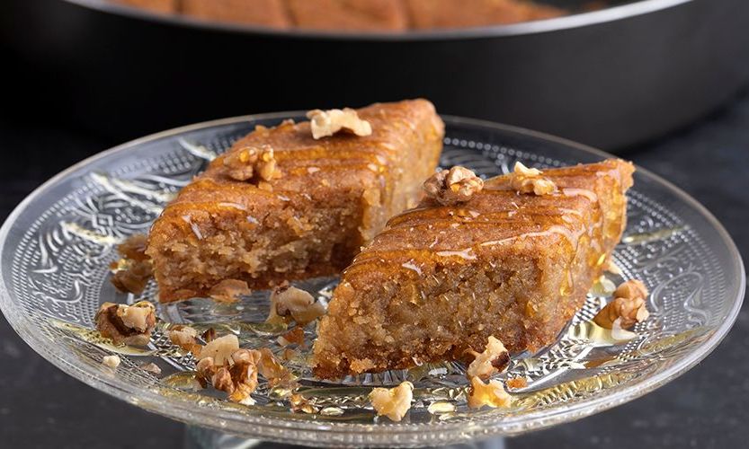 Χριστουγεννιάτικη μελομακαρονόπιτα με σιρόπι πορτοκαλιού