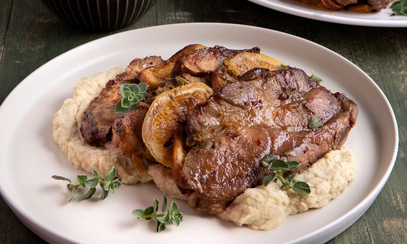 Γλυκόξινο χοιρινό και πουρές αγκινάρας