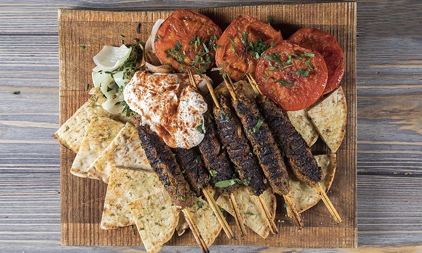 Γιαουρτλού κεμπάπ: Φτιάξτε την παραδοσιακή συνταγή από τη Μέση Ανατολή