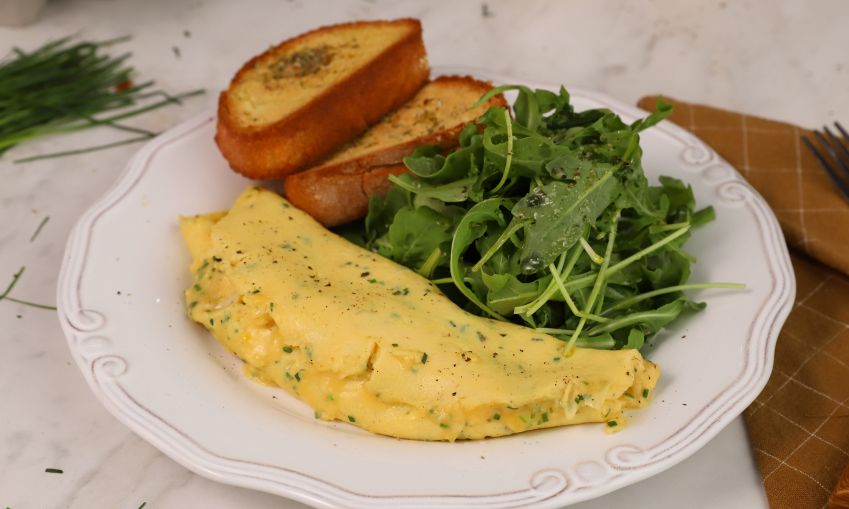 Συνταγή για να φτιάξετε την πιο αφράτη ομελέτα (vid)