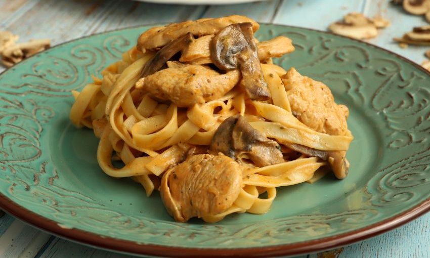 Έχετε φτιάξει ποτέ κοτόπουλο stroganoff; Ιδού η συνταγή