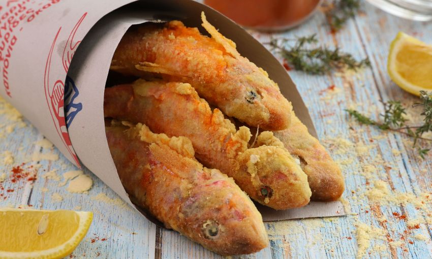 Το μυστικό για να τηγανίσετε σωστά τα μπαρμπούνια