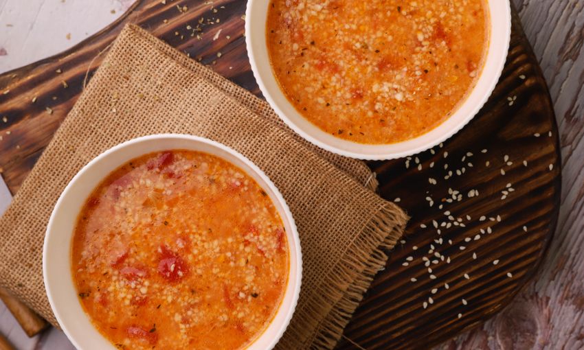 Κοκκινιστή σούπα τραχανά - Δείτε πώς θα τη φτιάξετε