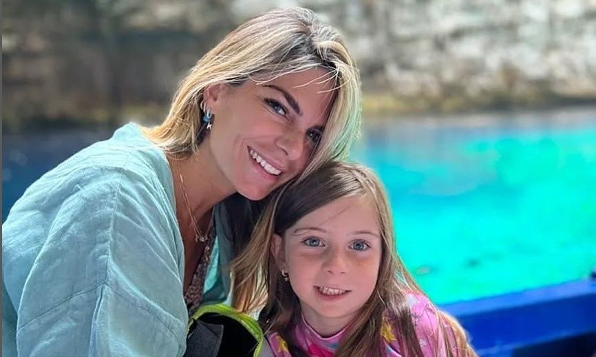 Νατάσα Σκαφίδα: Μουσική βραδιά με την κόρη της στο σπίτι. Τραγούδησαν φορώντας πιτζάμες