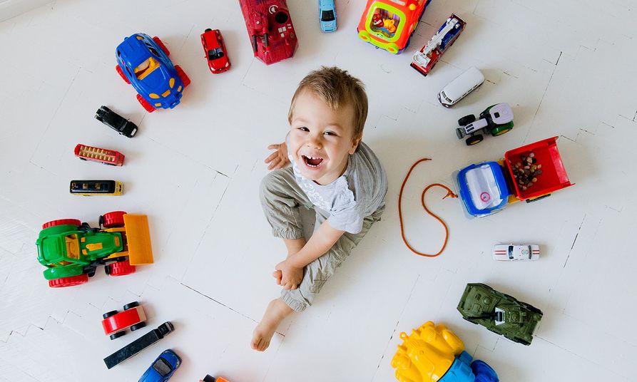 Hot Wheels Πίστα Με 2 Αυτοκινητάκια για τα αγόρια που τρελαίνονται για τα αυτοκίνητα