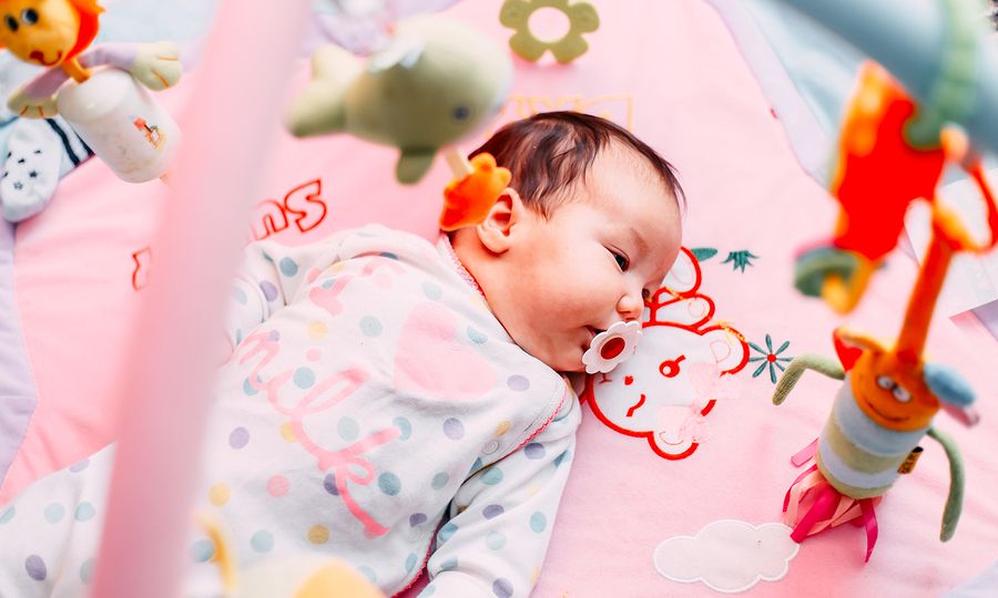 Τι να κάνετε δώρο σε ένα μωρό εκτός από ρούχα; Δείτε αυτό