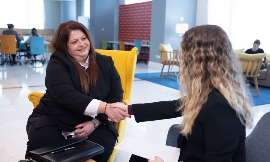 Women power, ή όταν μια νέα οδηγός συνάντησε μια ασφαλιστική σύμβουλο της Interamerican
