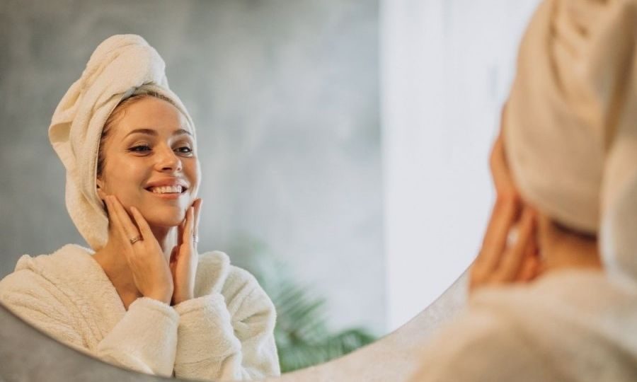 Serum O’Clock: Ο αντιρυτιδικός και επανορθωτικός ορός που θα «γεμίσει» την επιδερμίδα σου