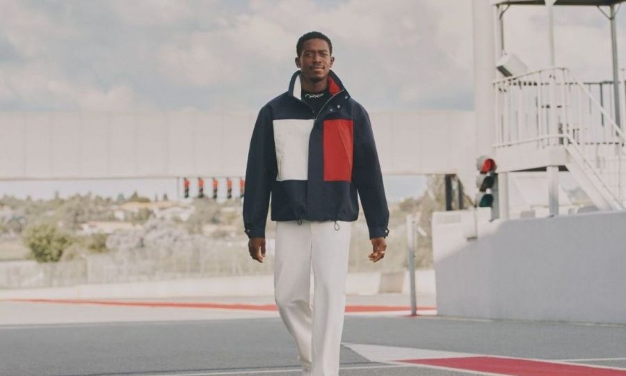 Formula 1, μόδα & αδρεναλίνη: Η Tommy Hilfiger οδηγεί την τάση με τη συλλογή APXGP