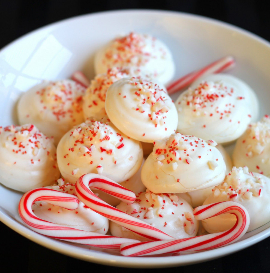 Meringues in Bowl 1 square