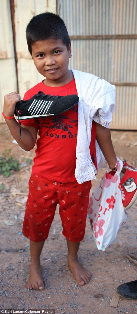 341076E300000578 3586054 Look what I got One little girl was gifted with a polka dotted d a 15 1463025536237