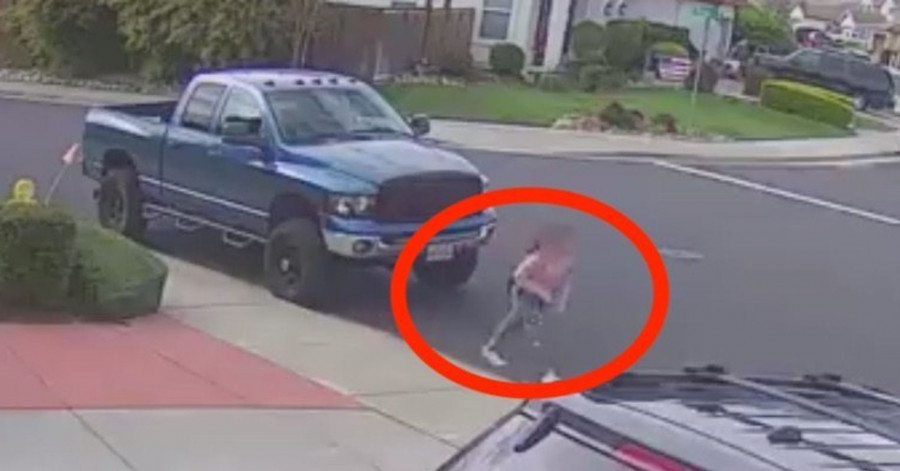 efivo koritsi asfaleia sto dromo