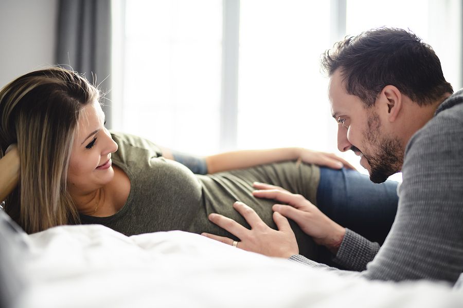 egkumosini ti kanei enas mpampas 1