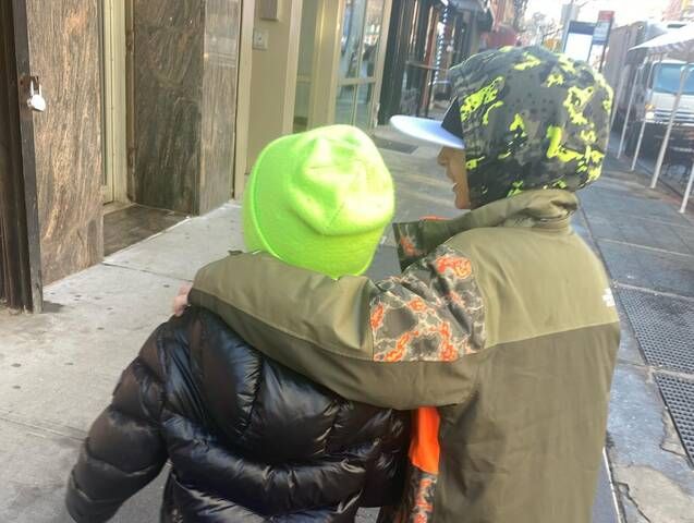 sofia karvela anartiseis me gious 8