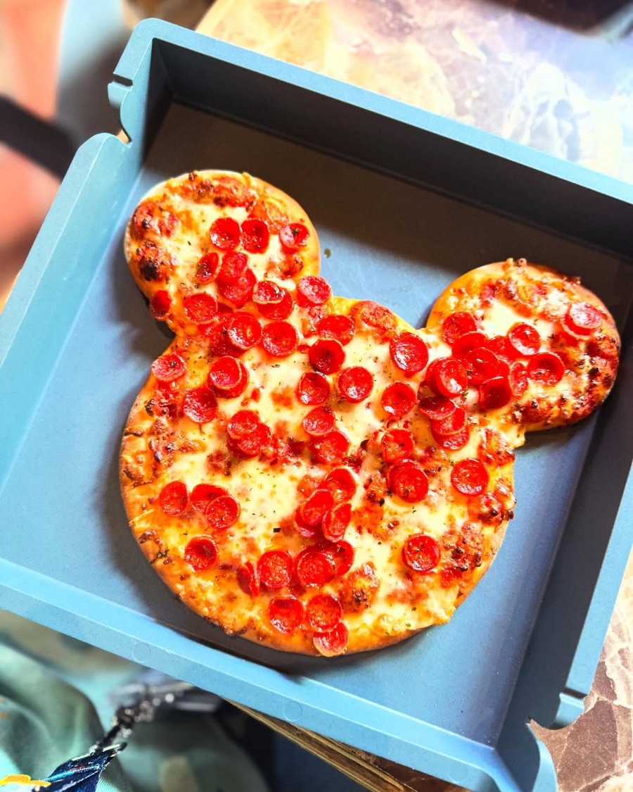 pizza-disneyland.jpg
