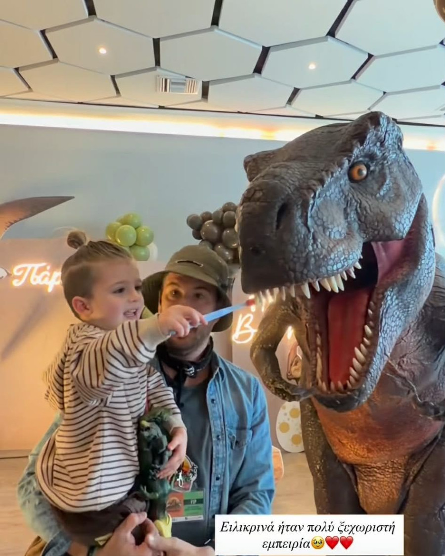 ioanna-touni-fotografiko-almpoum-pari-dinosauroi-23.jpg