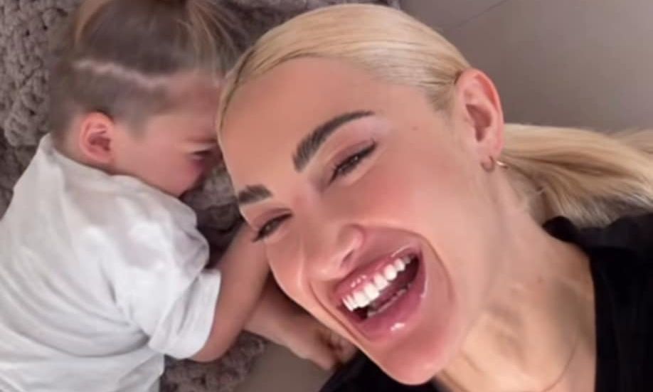 Πάρης Αλεξάνδρου - Ιωάννα Τούνη: Τα δώρα τους στον Δημήτρη Αλεξάνδρου για τη γιορτή του Πατέρα