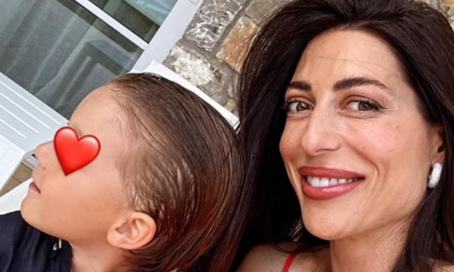 Φλορίντα Πετρουτσέλι: Δείτε τον μακρυμάλλη καστανόξανθο γιο της (εικόνα)