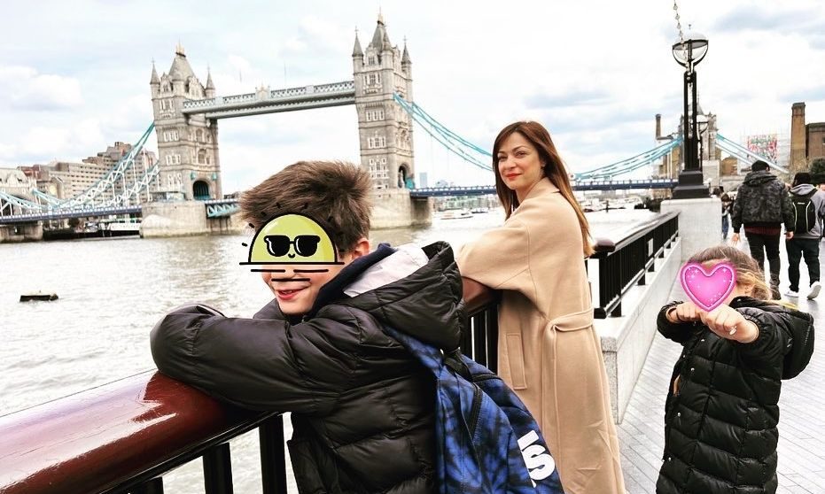 «Τα συμπαθώ αυτά τα παιδιά»: Η Έμιλυ Κολιανδρή μιλά με ειλικρίνεια για τη σχέση της με τα παιδιά της